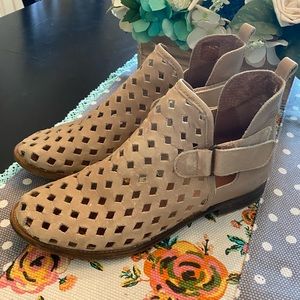 Musse & Cloud Caila ankle booties size 37